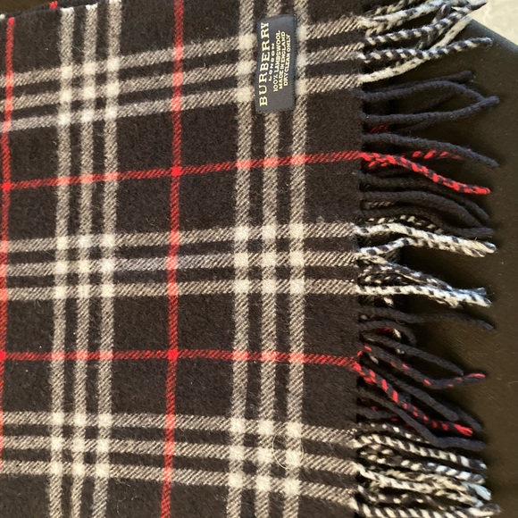 Burberry Wool Scarf - Picture 6 of 7